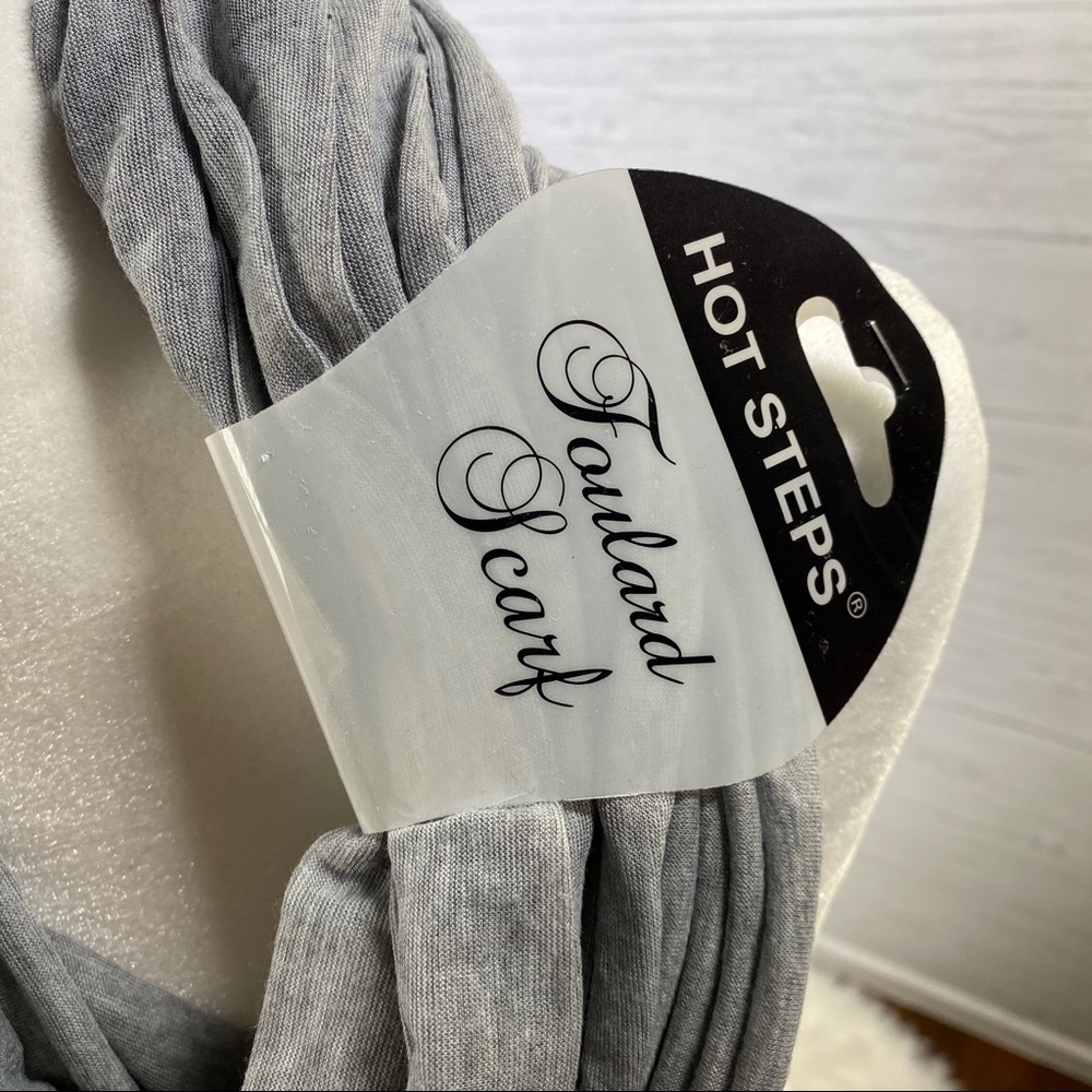 ⭐️SEE NEW LISTING⭐️Hot Steps Grey Foulard Scarf - Picture 2 of 6